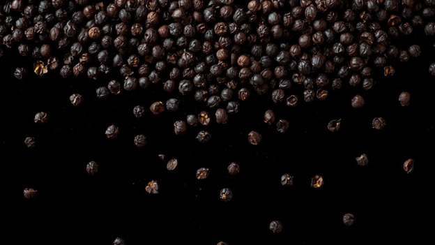Whole Black Peppercorns: How to Choose Quality Pepper for Cooking and Flavor